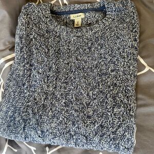 L.L. Bean Women’s Navy and White Crewneck Sweater Size Medium